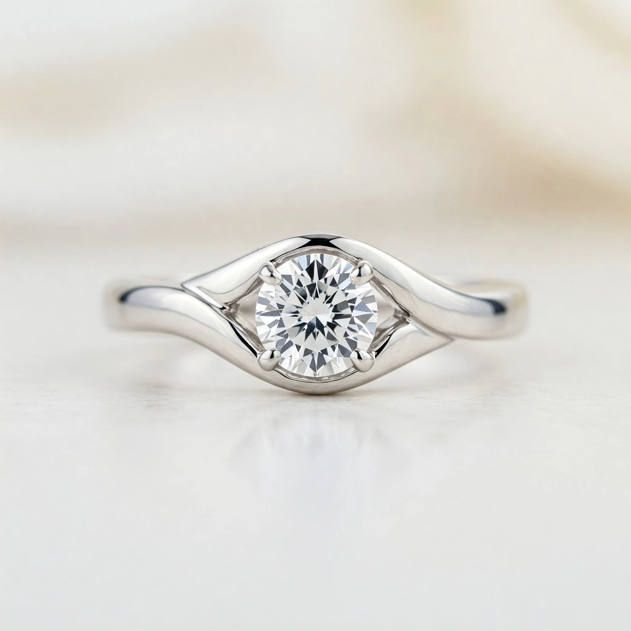 Round ring in white metal, front view